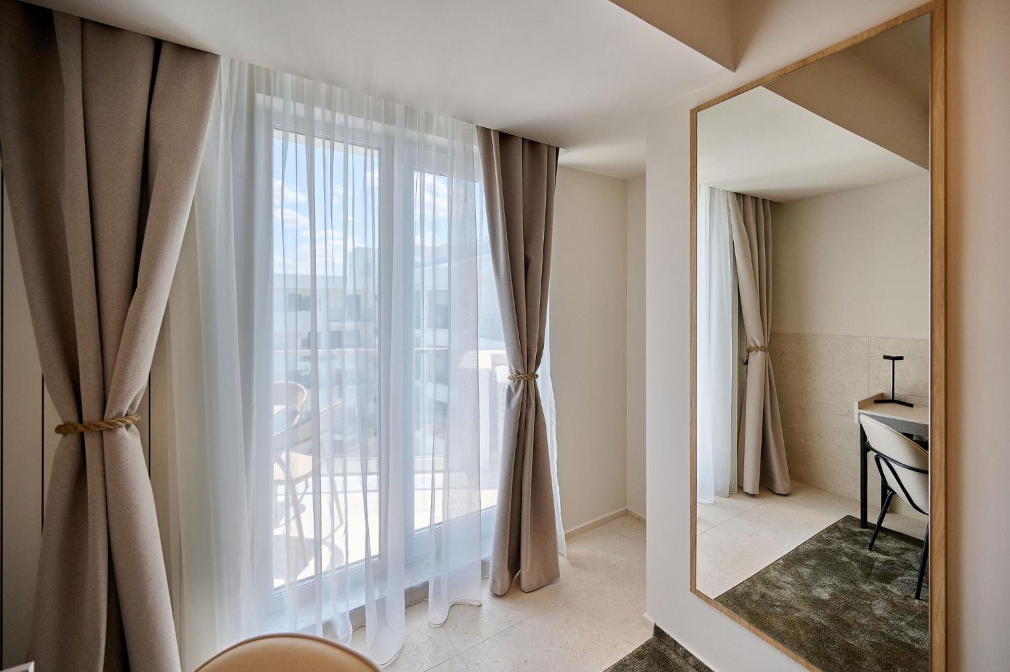 Alezzi Infinity Aparthotel & Spa 那沃达利 外观 照片